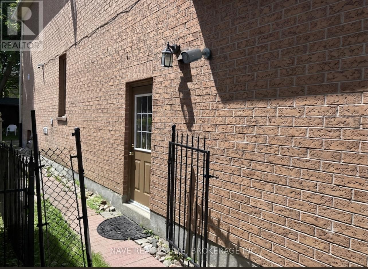 Basement - 101 Naughton Drive, Richmond Hill, Ontario  L4C 8B3 - Photo 3 - N13522784
