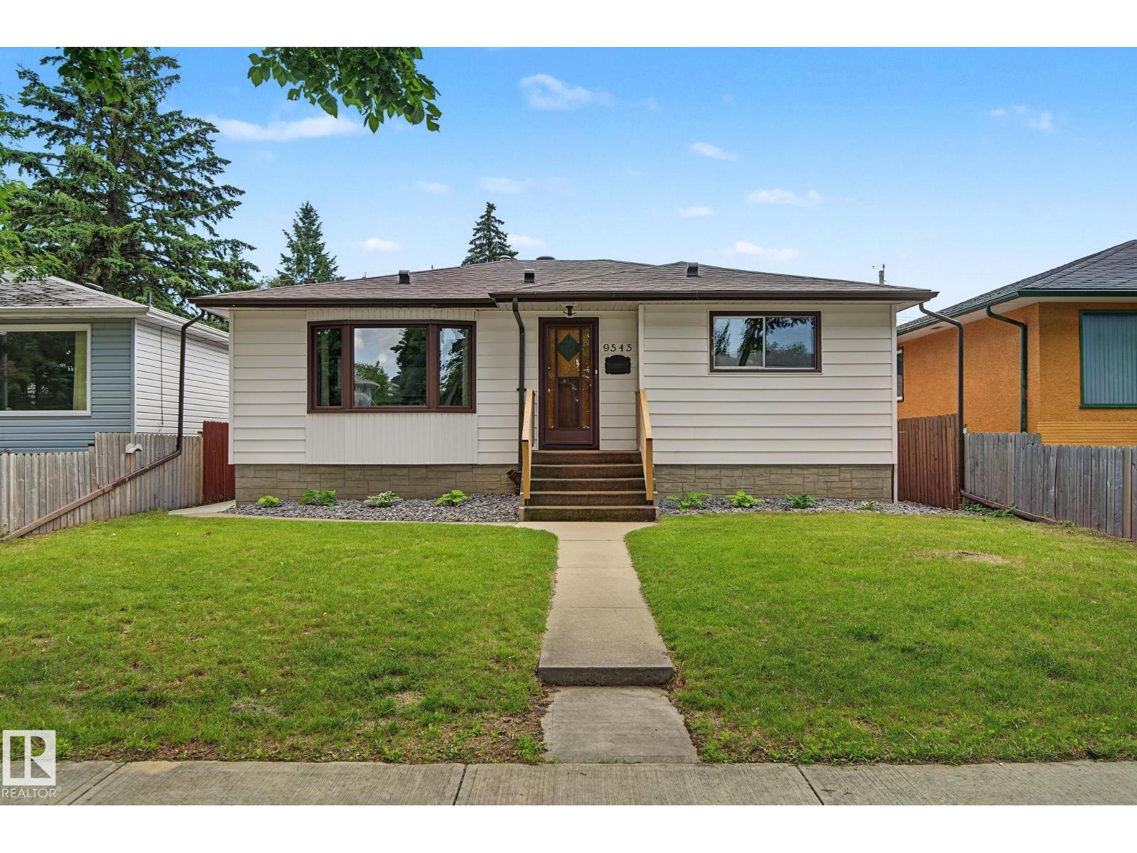 9545 65 AV NW, Edmonton, Alberta