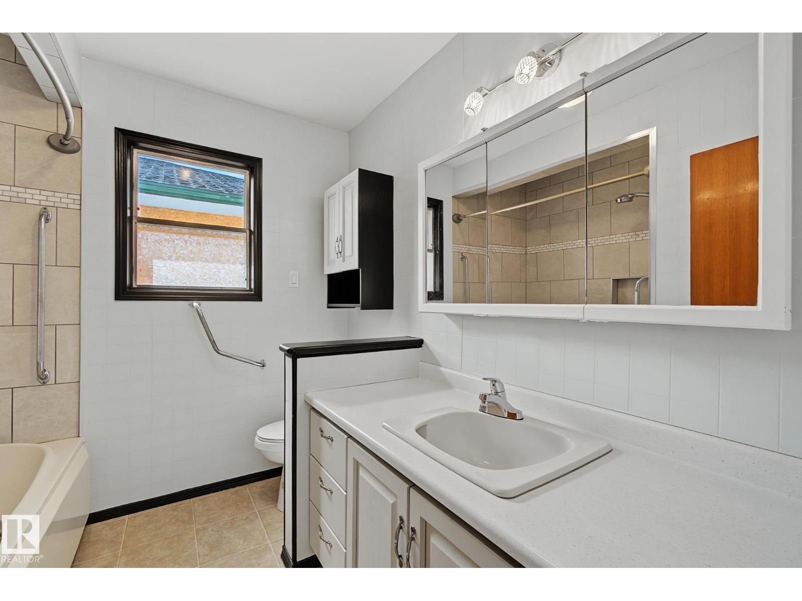 9545 65 Av NW, Edmonton, Alberta  T6E 0K1 - Photo 19 - E4497113