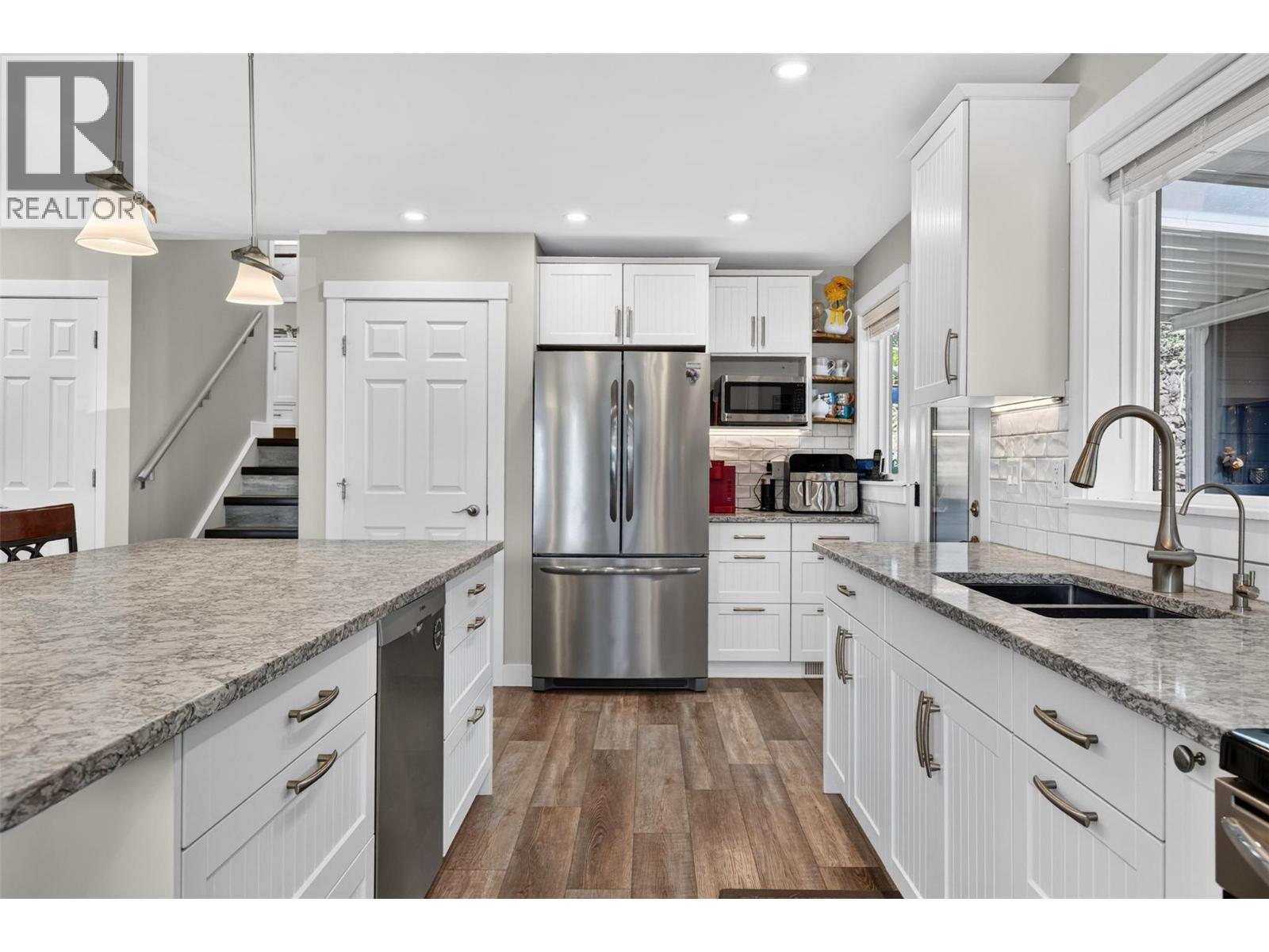 1077 Cascade Place, Kelowna, British Columbia  V1V 1H9 - Photo 5 - 10393297