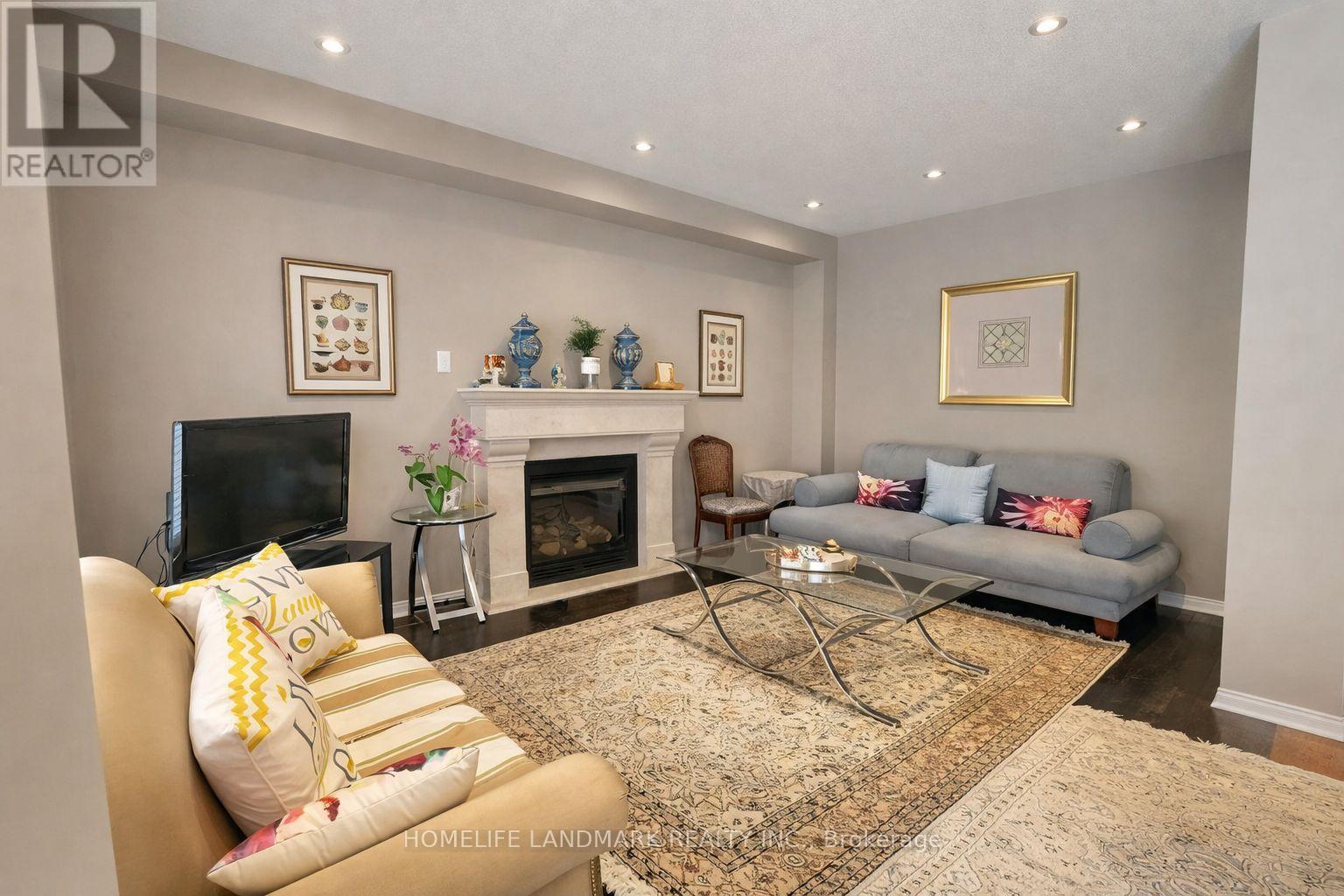 152 Mavrinac Boulevard, Aurora, Ontario  L4G 0G6 - Photo 3 - N13522822