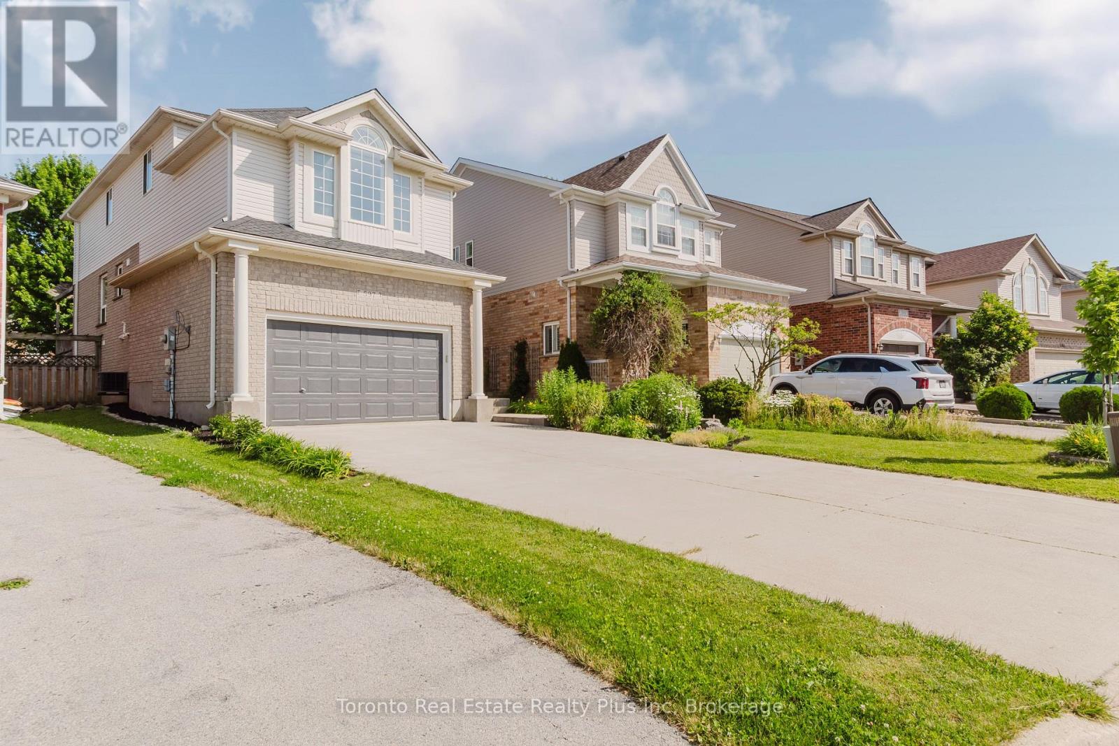 597 Little Dover Crescent E, Waterloo, Ontario  N2K 4E5 - Photo 2 - X13522824