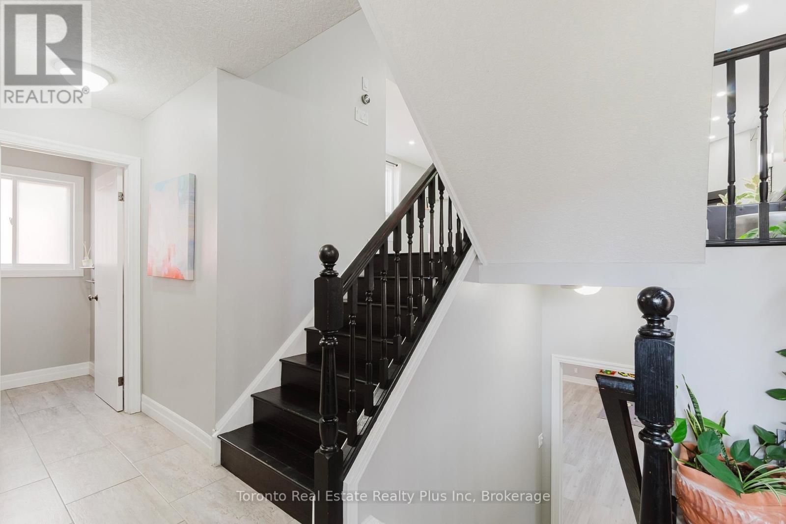 597 Little Dover Crescent E, Waterloo, Ontario  N2K 4E5 - Photo 6 - X13522824