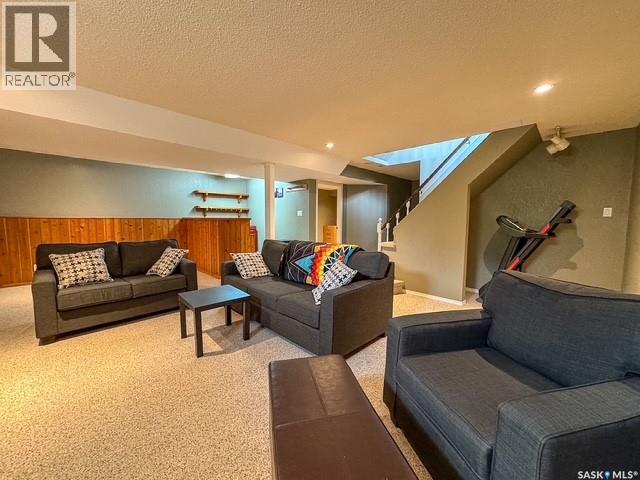 437 Russell Crescent, Swift Current, Saskatchewan  S9H 4S6 - Photo 18 - SK041495