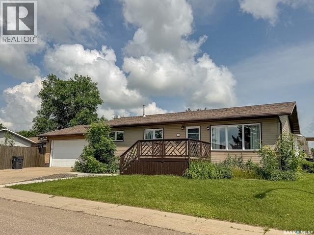 437 Russell Crescent, Swift Current, Saskatchewan  S9H 4S6 - Photo 2 - SK041495