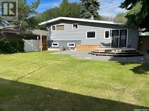 2104 Preston Avenue S, Saskatoon, Saskatchewan  S7J 2E8 - Photo 2 - SK041491