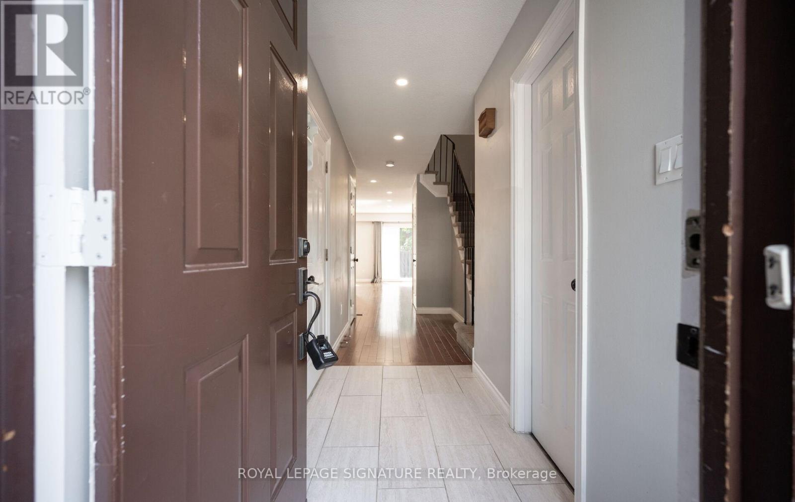 447 Ontario Street, Milton, Ontario  L9T 3J4 - Photo 2 - W13509052