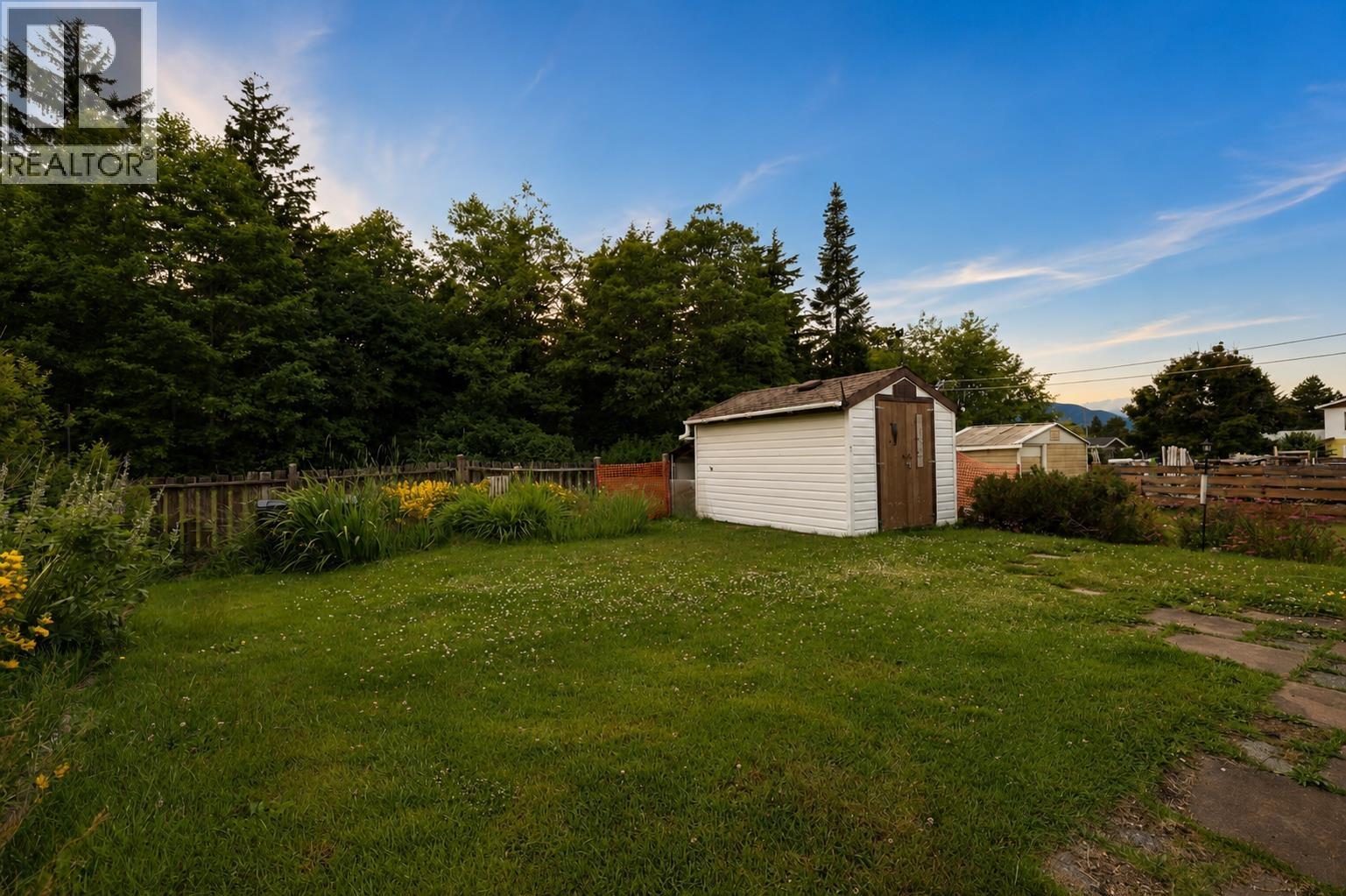51 Swallow Street, Kitimat, British Columbia  V8C 1K6 - Photo 3 - R3142663