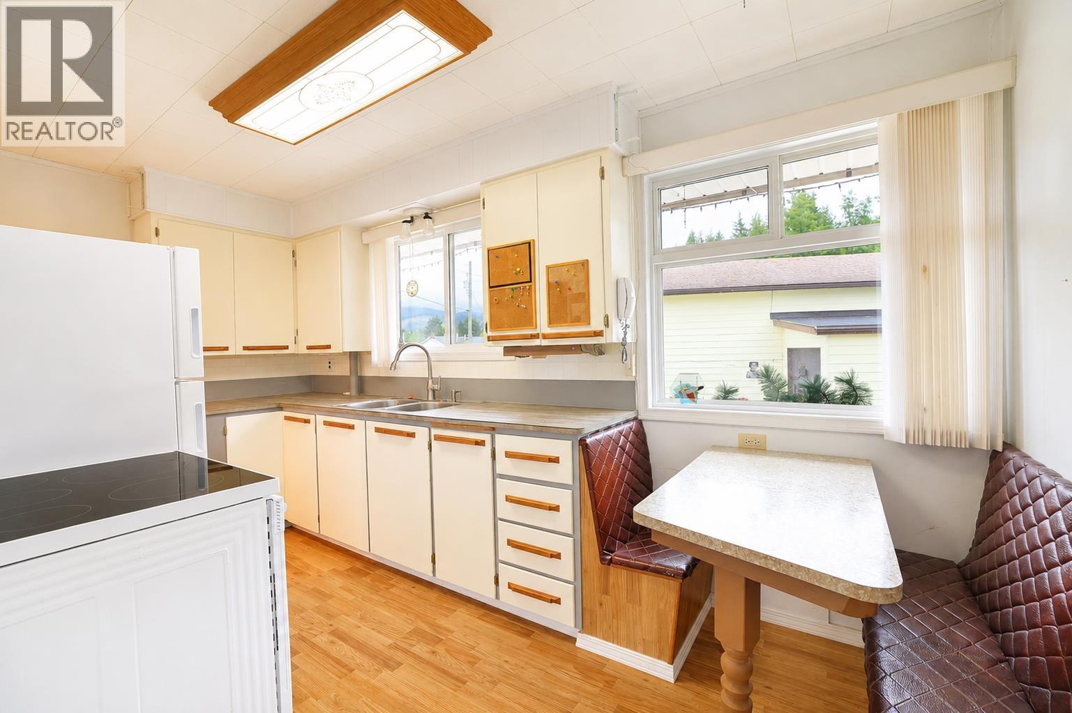 51 Swallow Street, Kitimat, British Columbia  V8C 1K6 - Photo 6 - R3142663