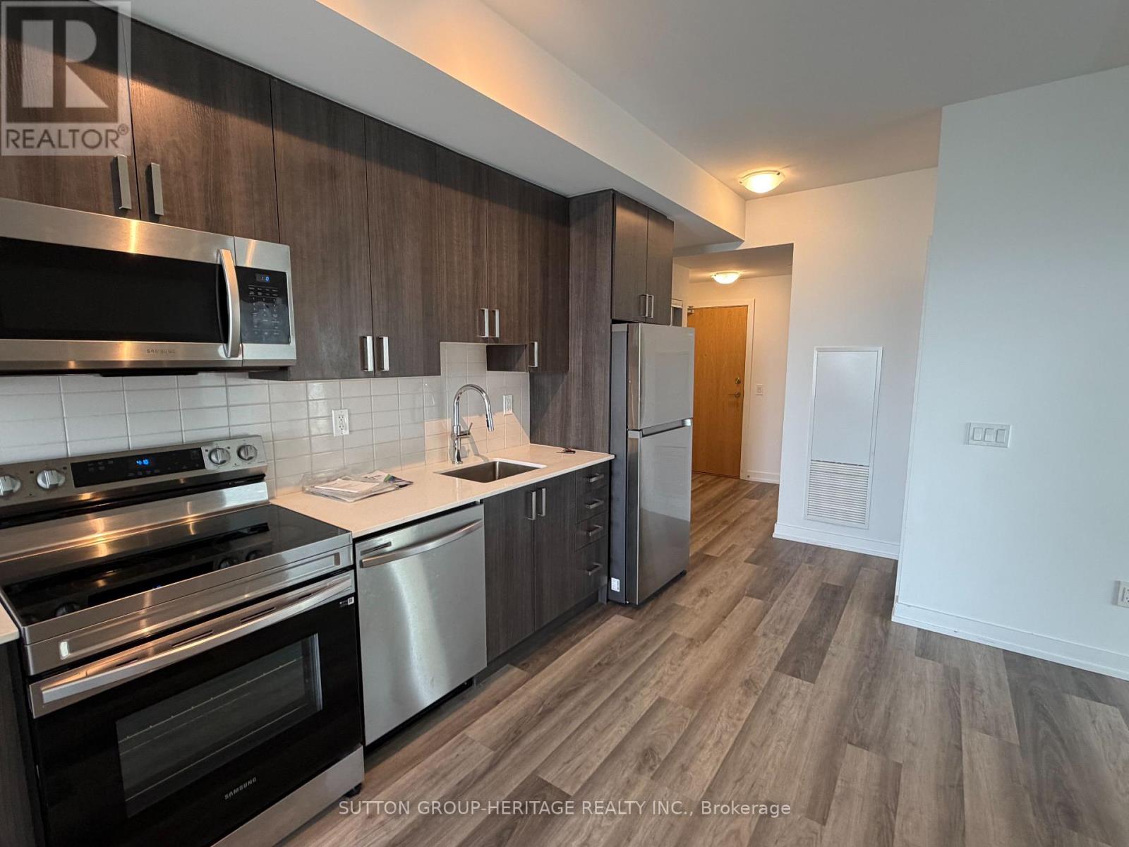 2404 - 1435 Celebration Drive, Pickering, Ontario  L1W 0C3 - Photo 9 - E13517794