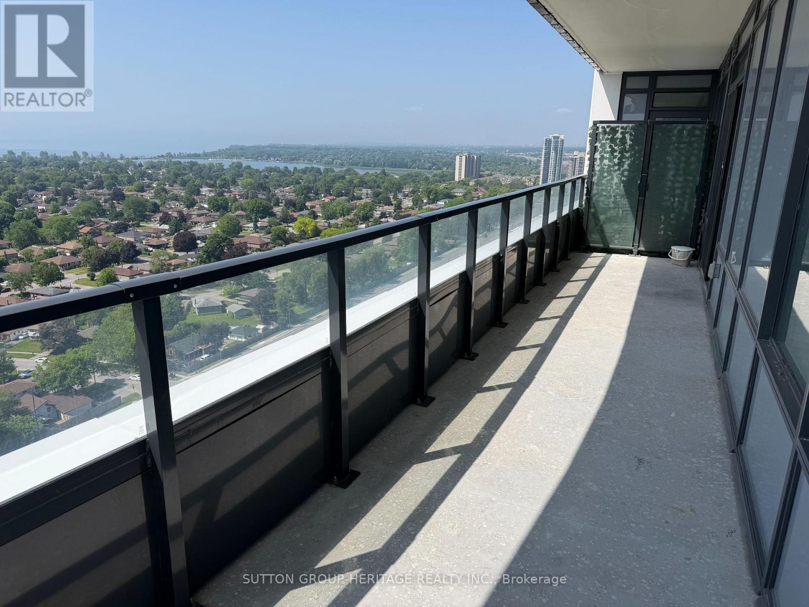 2404 - 1435 Celebration Drive, Pickering, Ontario  L1W 0C3 - Photo 5 - E13517794