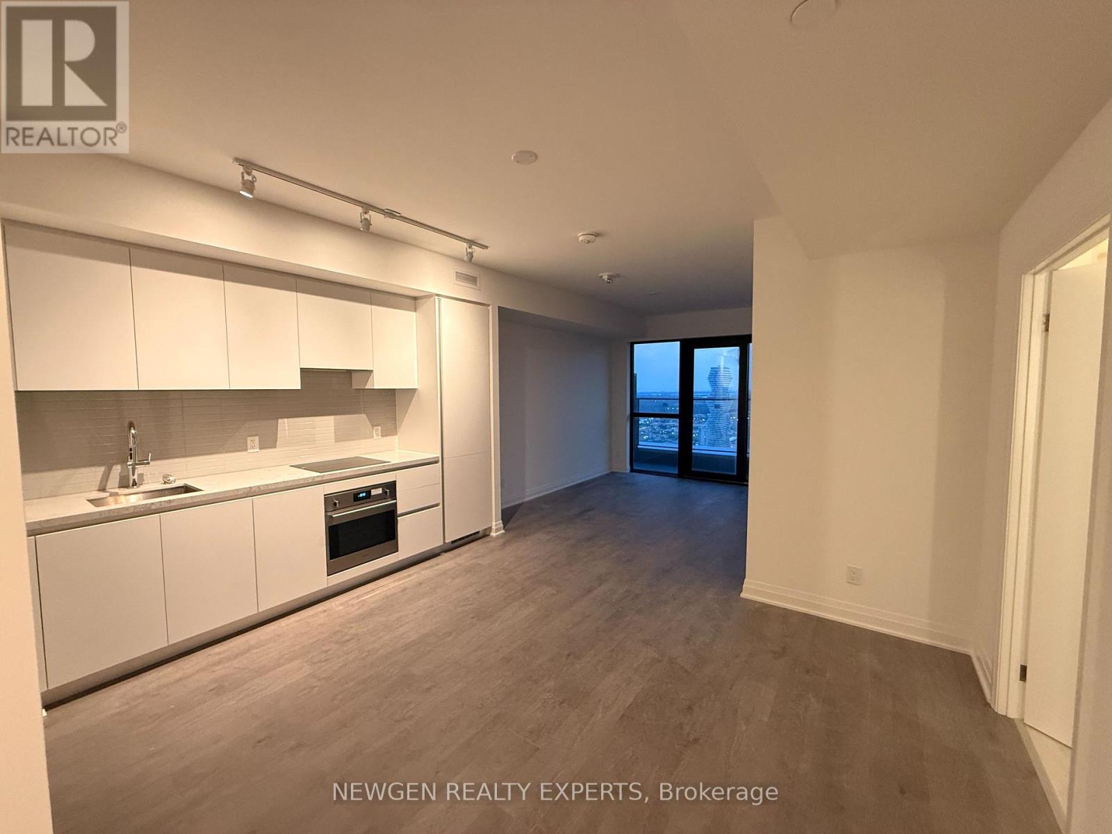 5506 - 4015 The Exchange, Mississauga, Ontario  L5B 0N9 - Photo 2 - W13522920