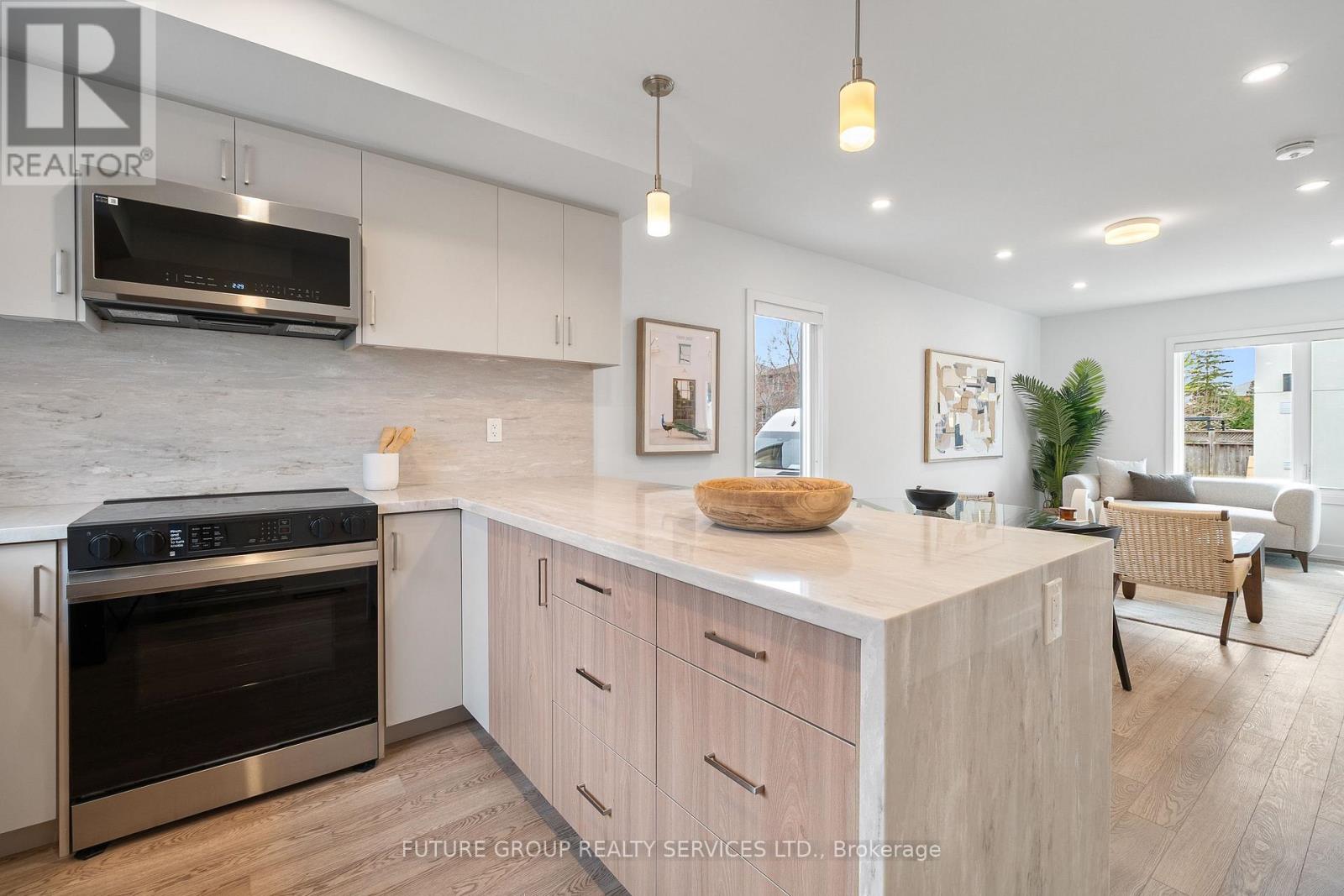 UNIT 2 - 34 POPLAR AVENUE, toronto (islington-city centre west), Ontario