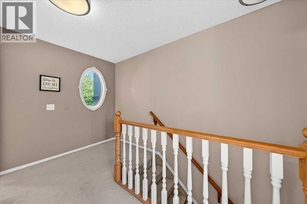 17 Edgeridge Terrace NW, Calgary, Alberta  T3A 6C1 - Photo 24 - A2322876
