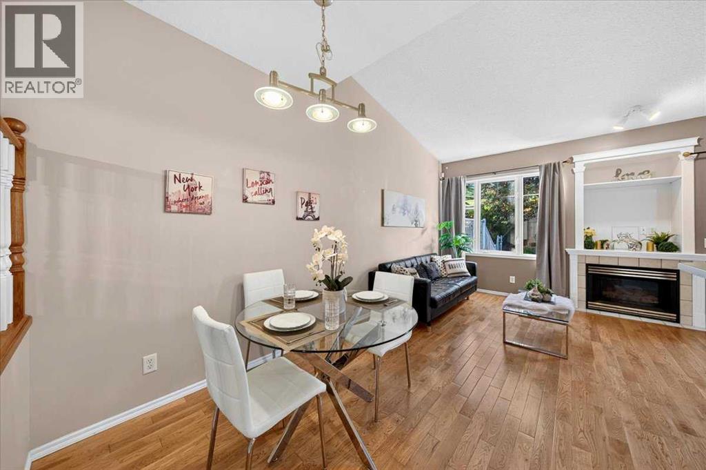 17 Edgeridge Terrace NW, Calgary, Alberta  T3A 6C1 - Photo 6 - A2322876
