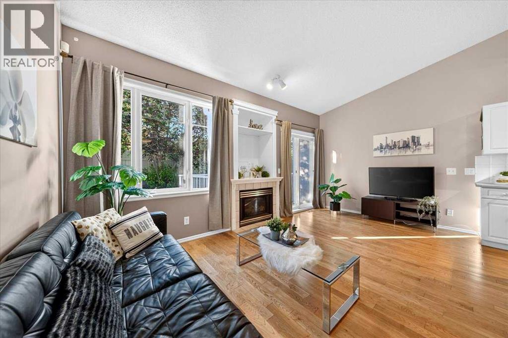 17 Edgeridge Terrace NW, Calgary, Alberta  T3A 6C1 - Photo 8 - A2322876
