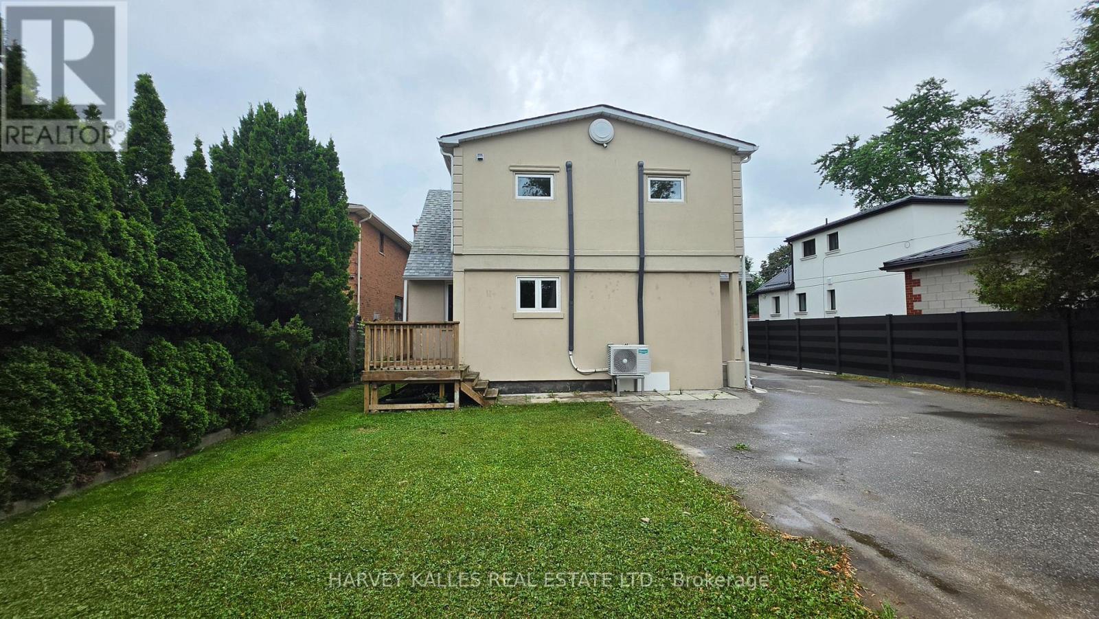 Upper - 279 Cornelius Parkway, Toronto, Ontario  M3K 1T6 - Photo 37 - W13113674