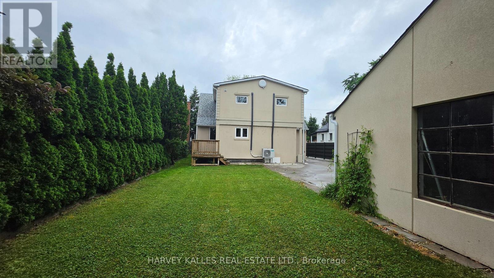 Upper - 279 Cornelius Parkway, Toronto, Ontario  M3K 1T6 - Photo 39 - W13113674