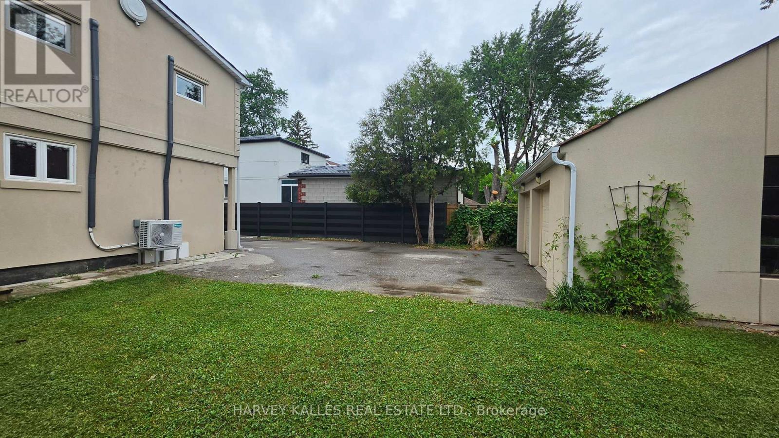 Upper - 279 Cornelius Parkway, Toronto, Ontario  M3K 1T6 - Photo 38 - W13113674