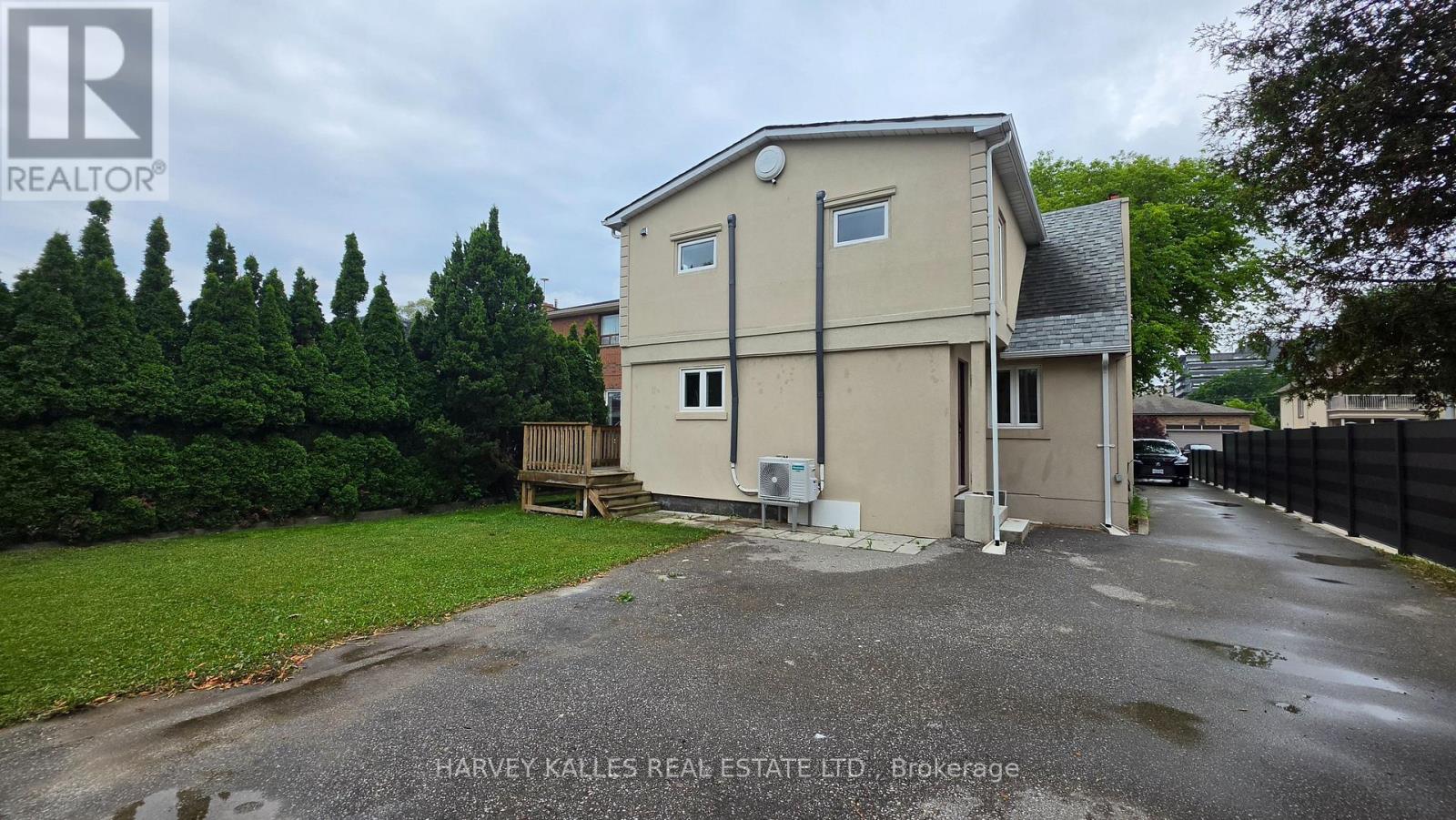 Upper - 279 Cornelius Parkway, Toronto, Ontario  M3K 1T6 - Photo 36 - W13113674