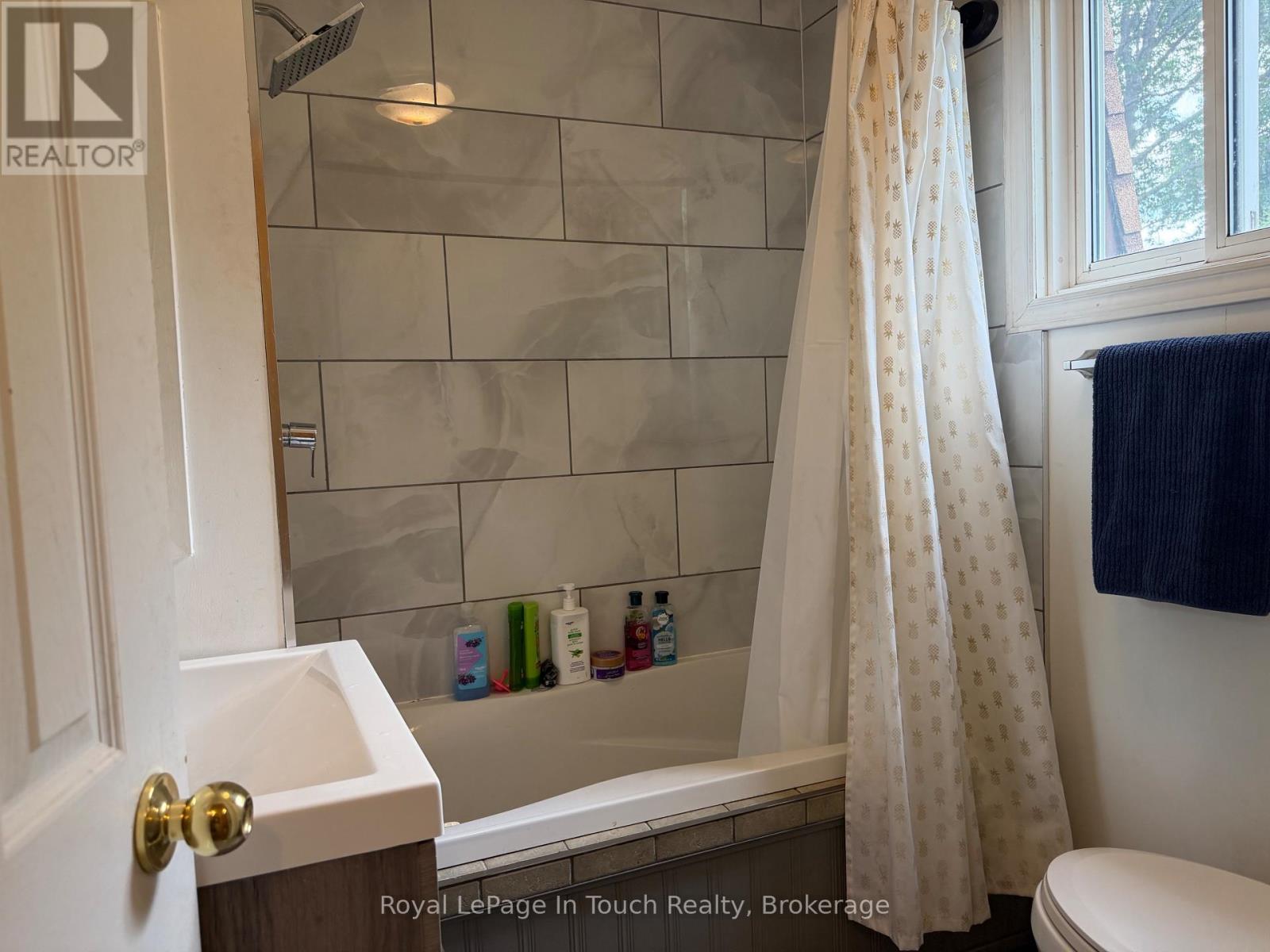 111 Burke Street, Penetanguishene, Ontario  L9M 1B2 - Photo 7 - S13523014