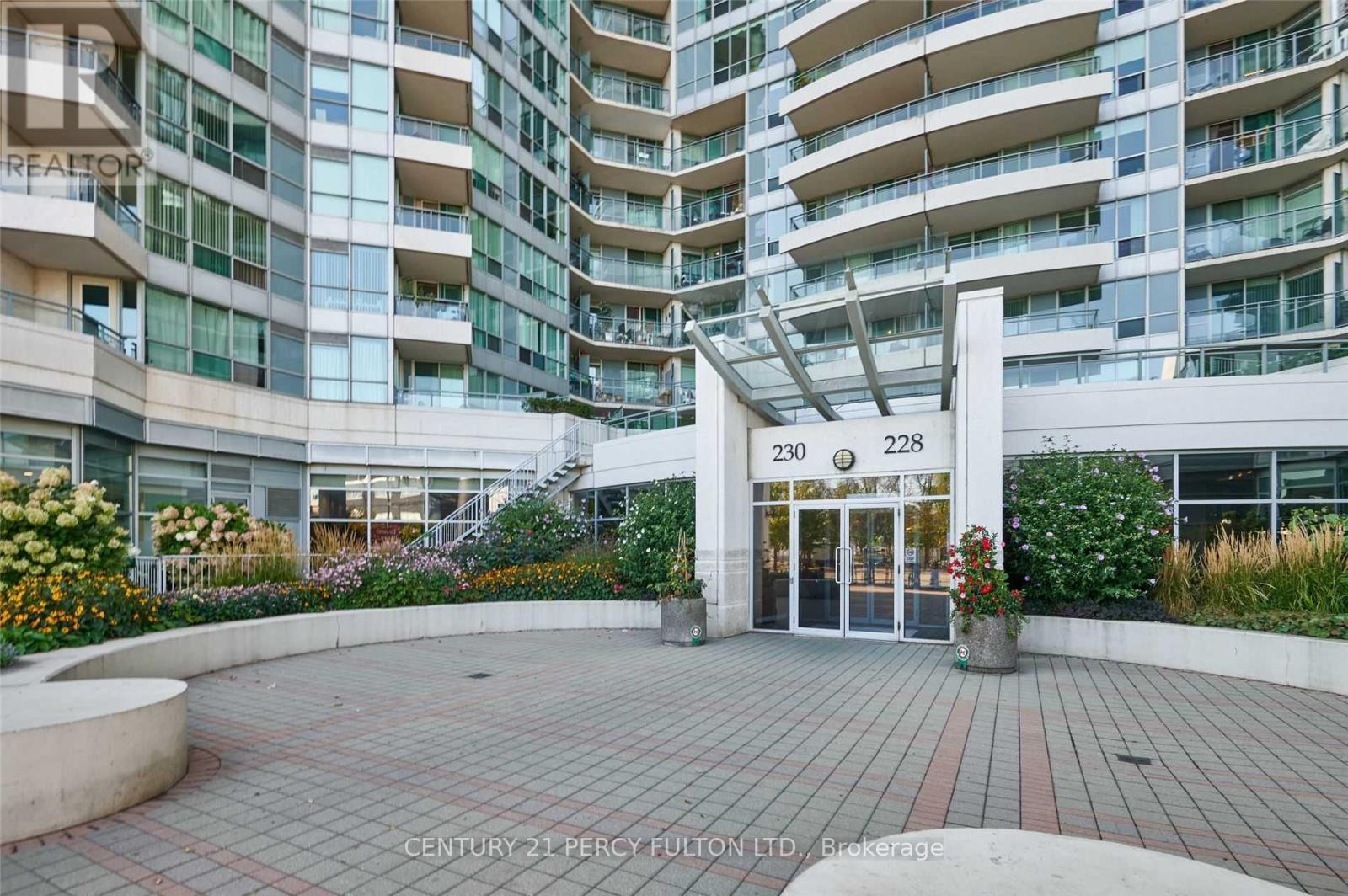 1016 - 230 QUEENS QUAY W, Toronto, Ontario