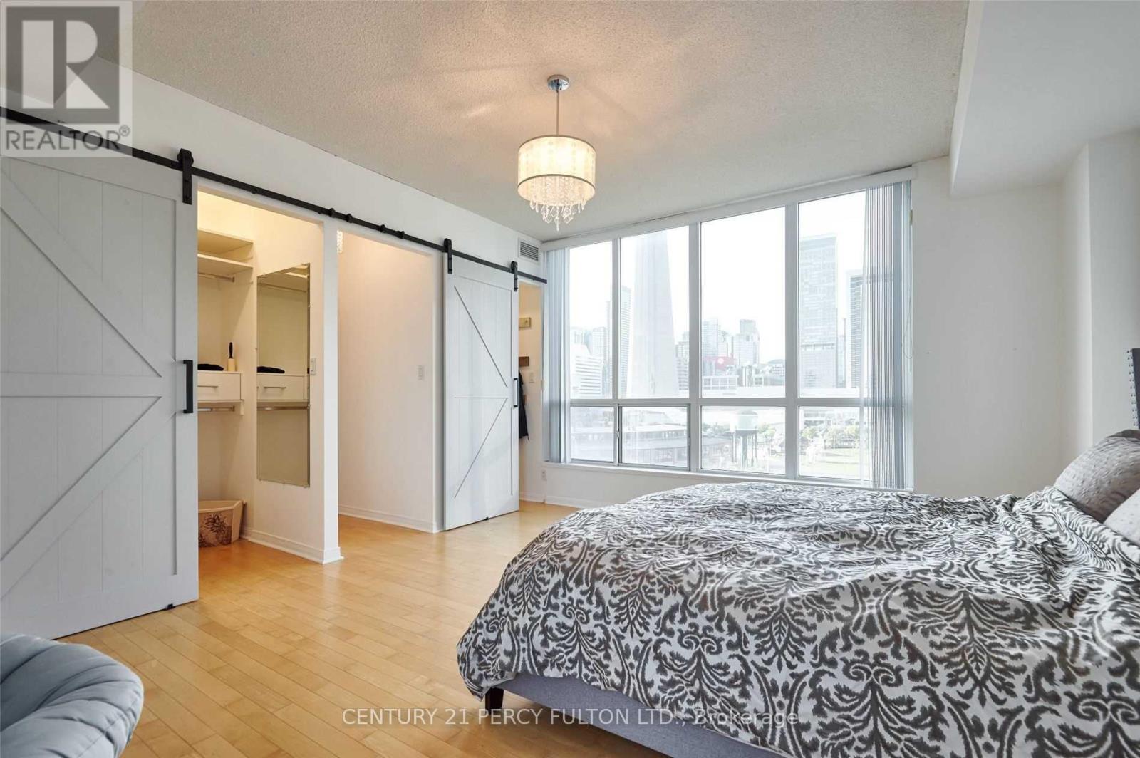 1016 - 230 Queens Quay W, Toronto, Ontario  M5J 1B5 - Photo 15 - C13522978