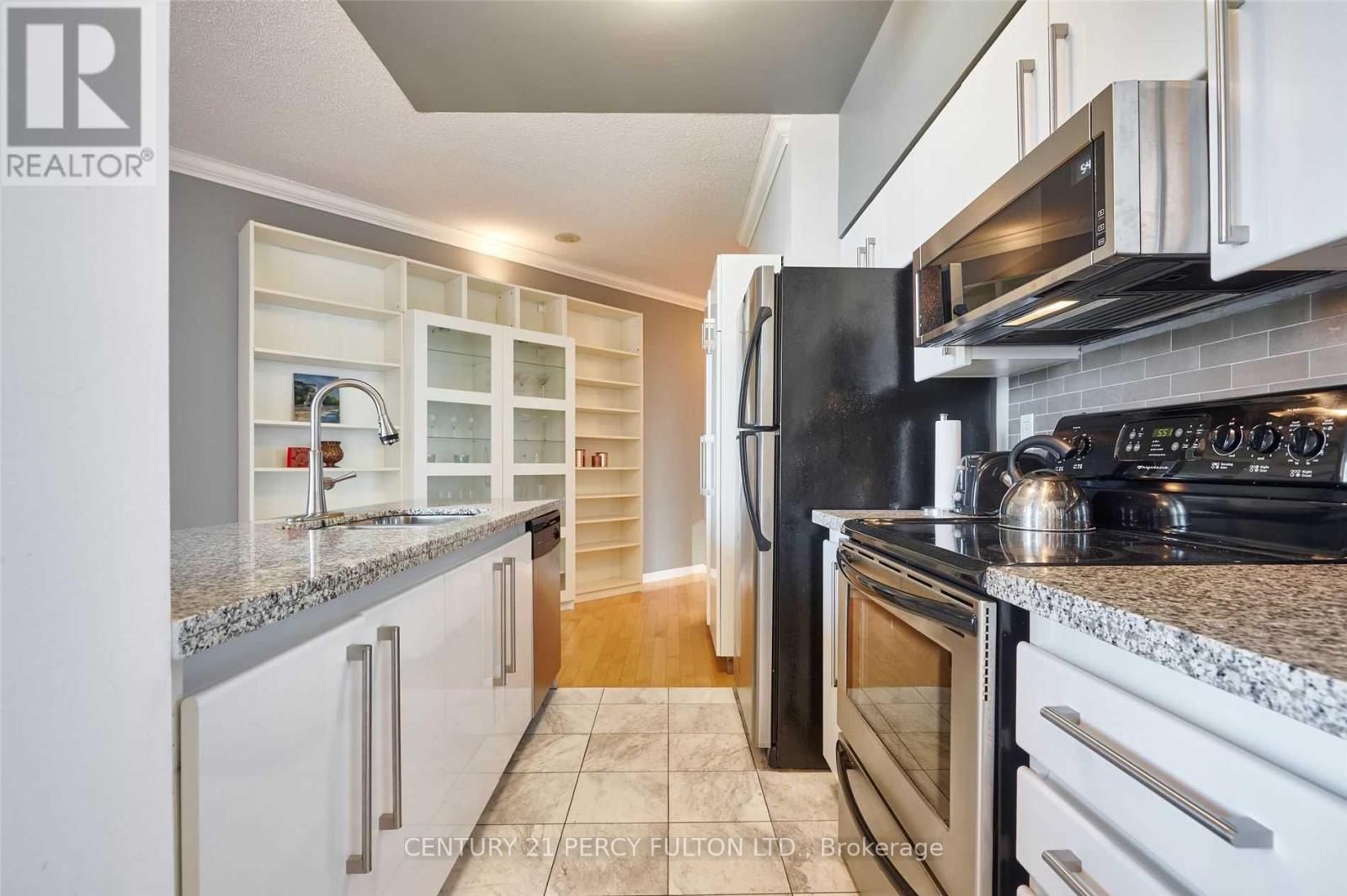 1016 - 230 Queens Quay W, Toronto, Ontario  M5J 1B5 - Photo 8 - C13522978
