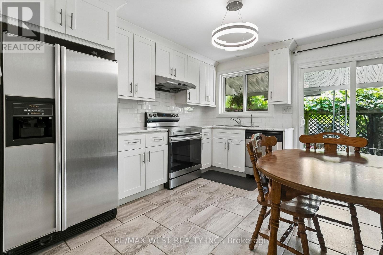 454 Brock Avenue, Toronto, Ontario  M6H 3N3 - Photo 10 - C13523056