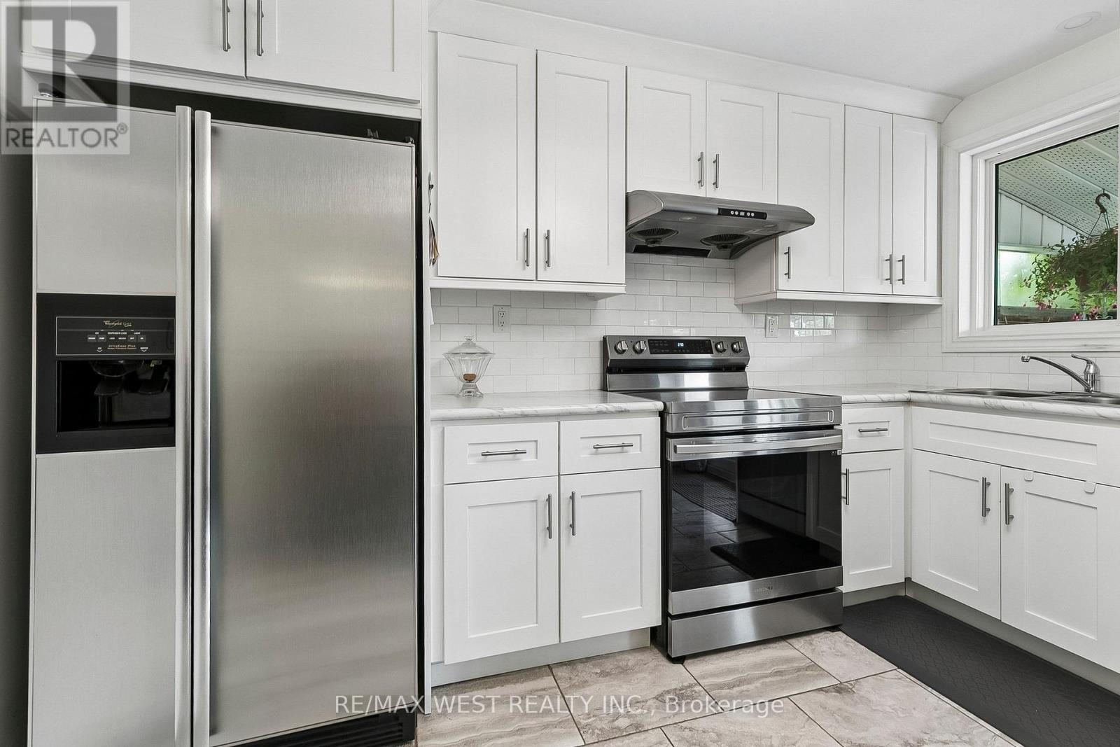 454 Brock Avenue, Toronto, Ontario  M6H 3N3 - Photo 11 - C13523056