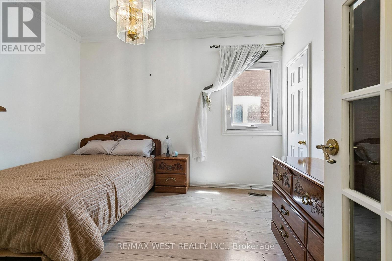 454 Brock Avenue, Toronto, Ontario  M6H 3N3 - Photo 12 - C13523056