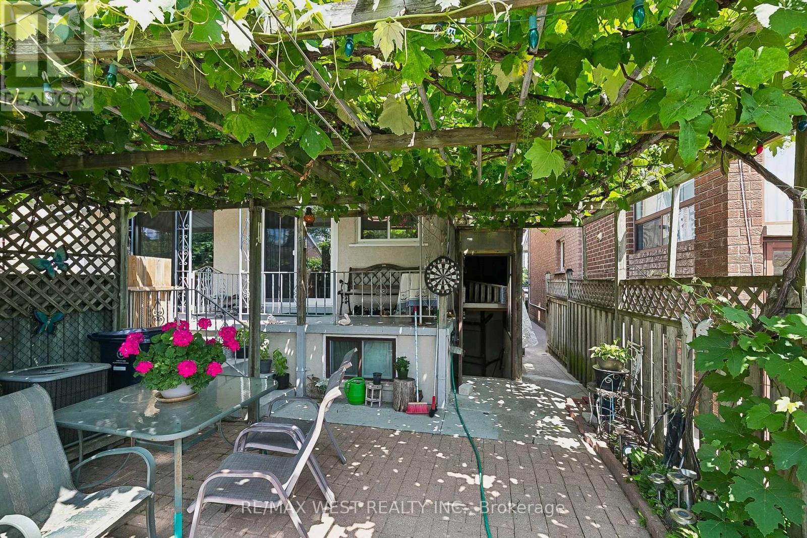 454 Brock Avenue, Toronto, Ontario  M6H 3N3 - Photo 25 - C13523056