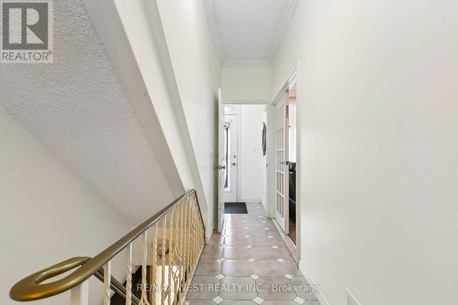454 Brock Avenue, Toronto, Ontario  M6H 3N3 - Photo 7 - C13523056