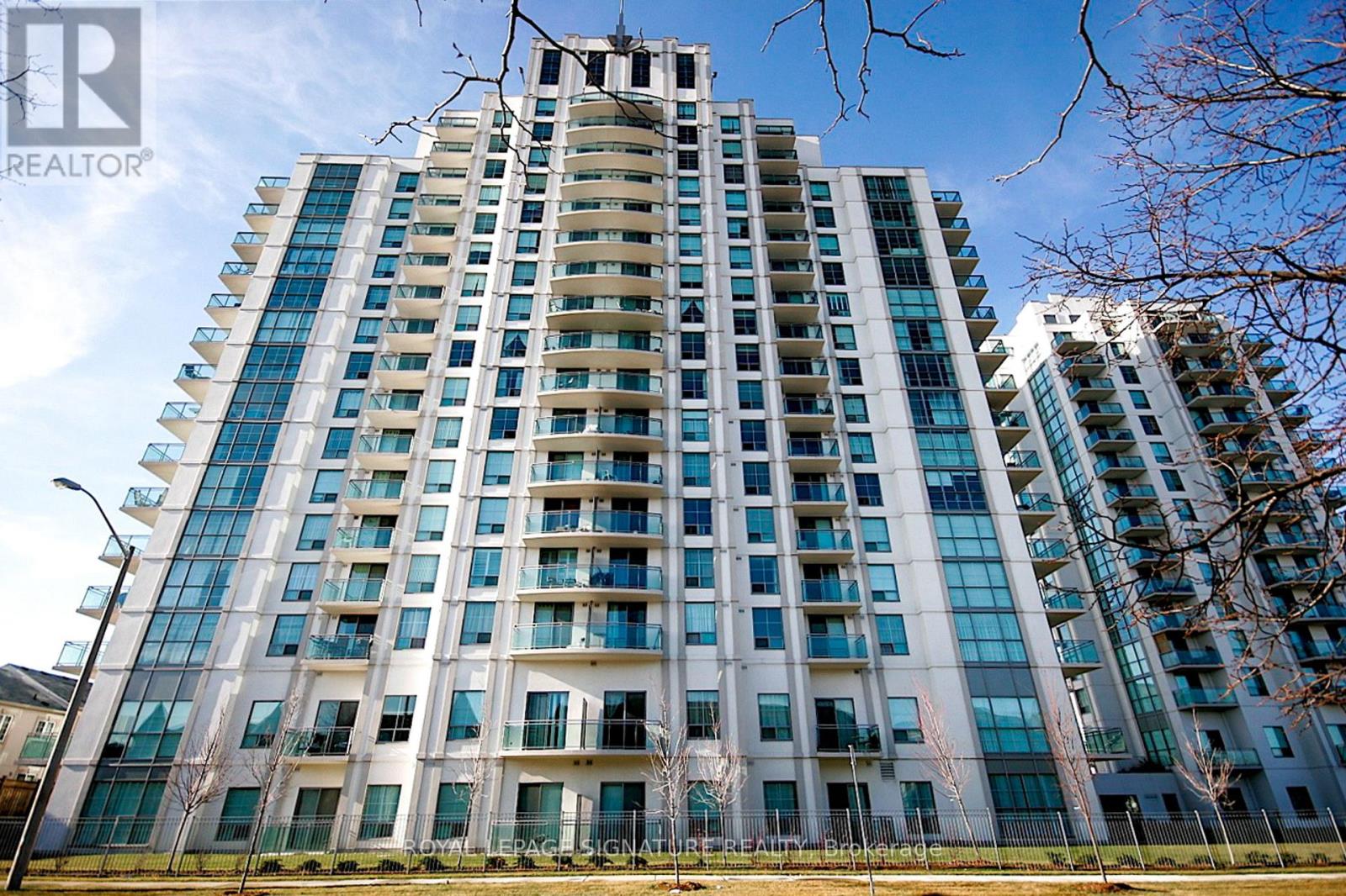 3M - 8 ROSEBANK DRIVE, Toronto, Ontario