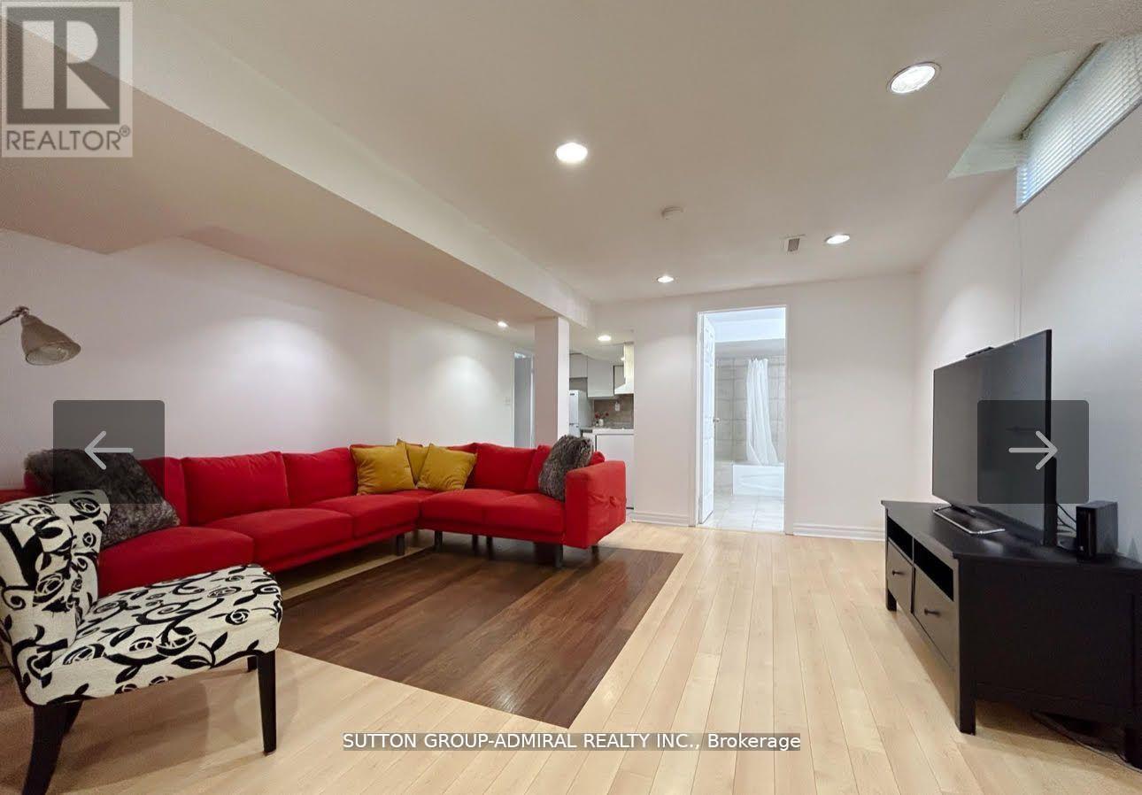 Basement - 4 Mather Court, Vaughan, Ontario  L4J 3A8 - Photo 2 - N13423436
