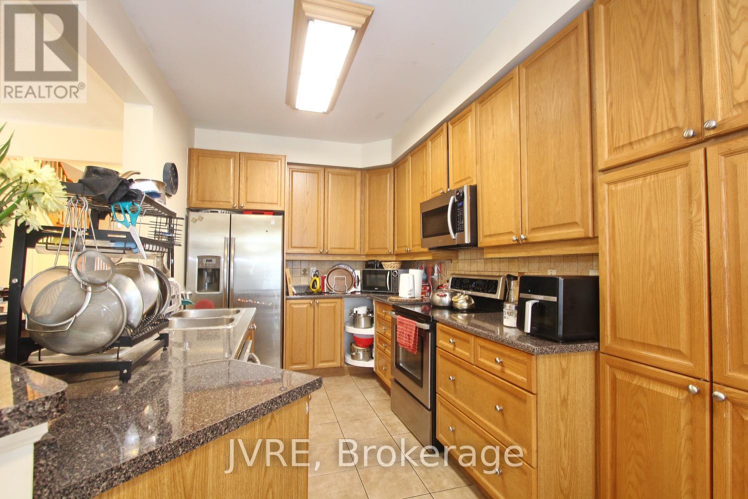3118 Cabano Crescent, Mississauga, Ontario  L5M 0C4 - Photo 8 - W13514314