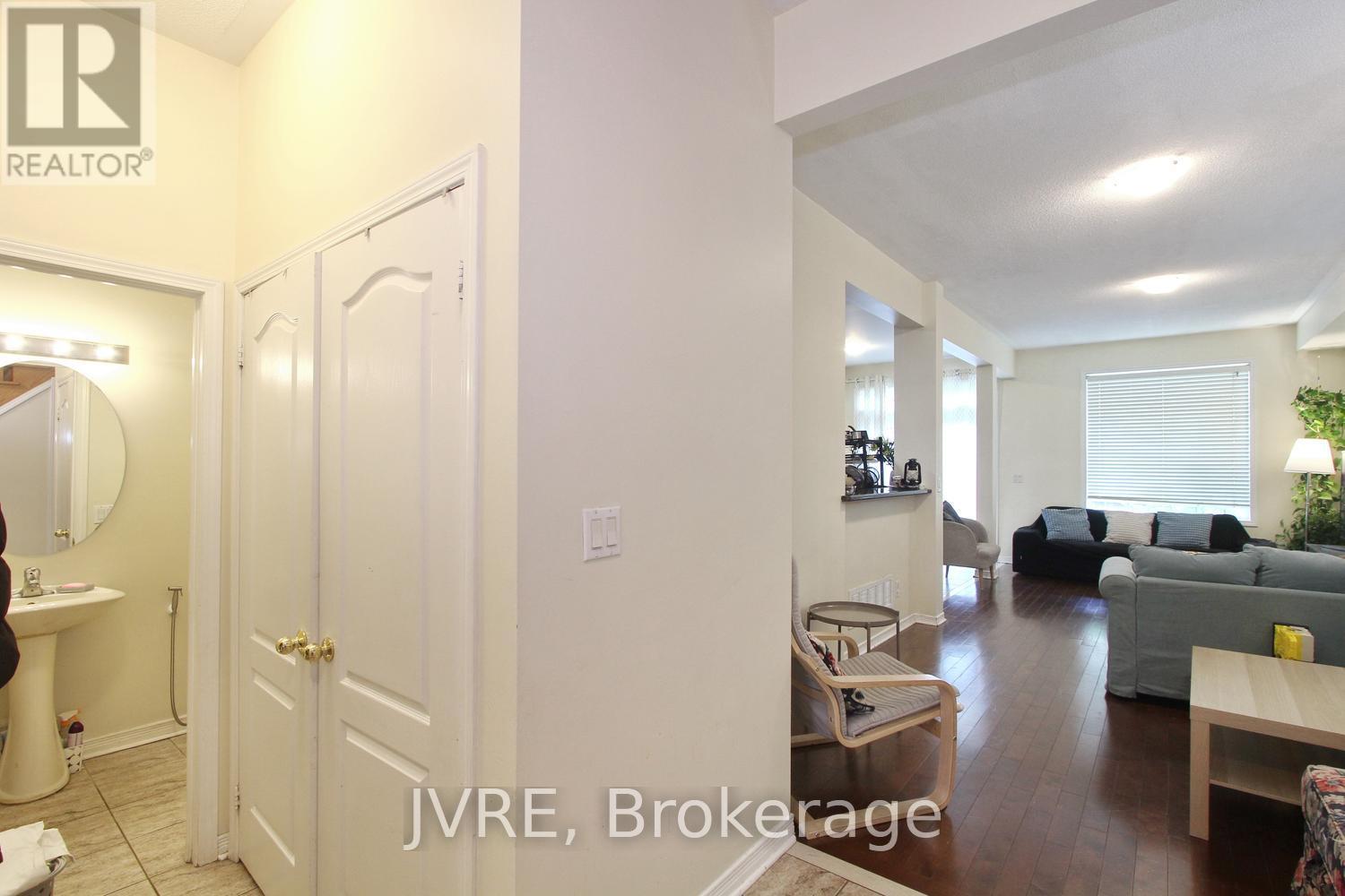 3118 Cabano Crescent, Mississauga, Ontario  L5M 0C4 - Photo 4 - W13514314