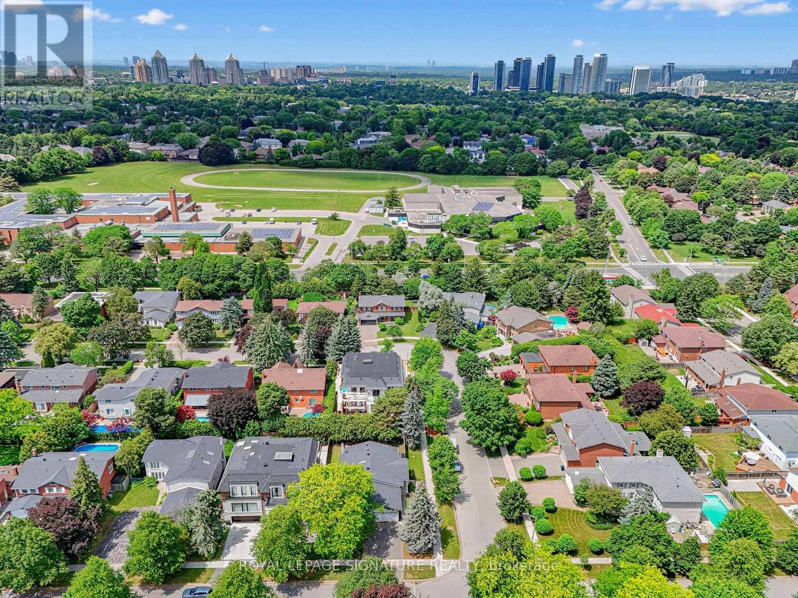 65 Cosmic Drive, Toronto, Ontario  M3B 3G1 - Photo 37 - C13521394