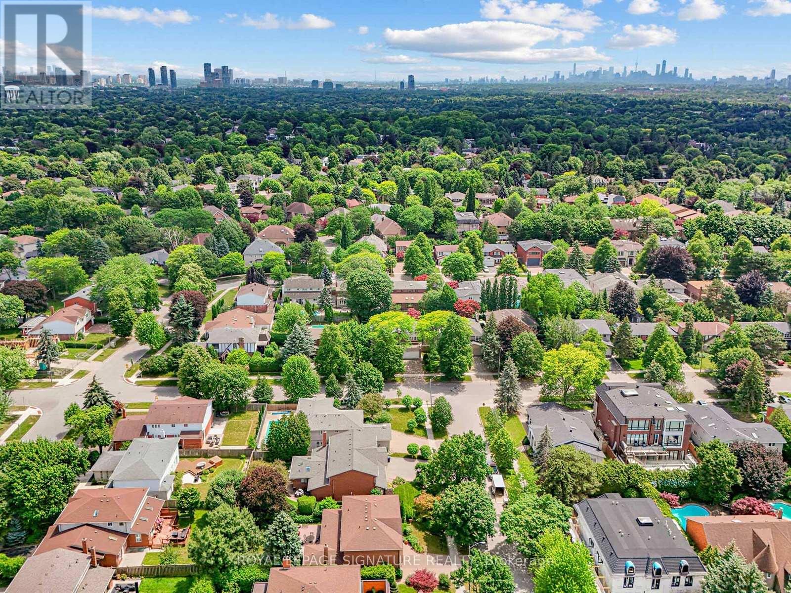65 Cosmic Drive, Toronto, Ontario  M3B 3G1 - Photo 38 - C13521394