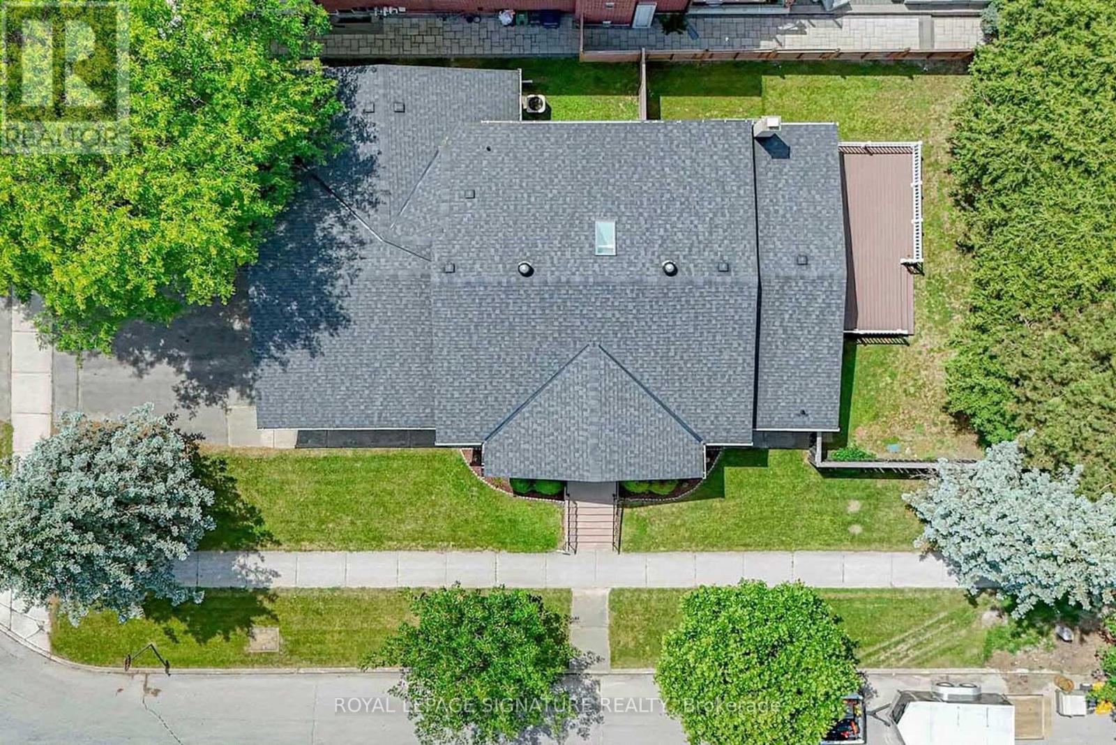 65 Cosmic Drive, Toronto, Ontario  M3B 3G1 - Photo 42 - C13521394