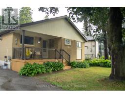 87 RICHARDSON DRIVE, Aurora, Ontario