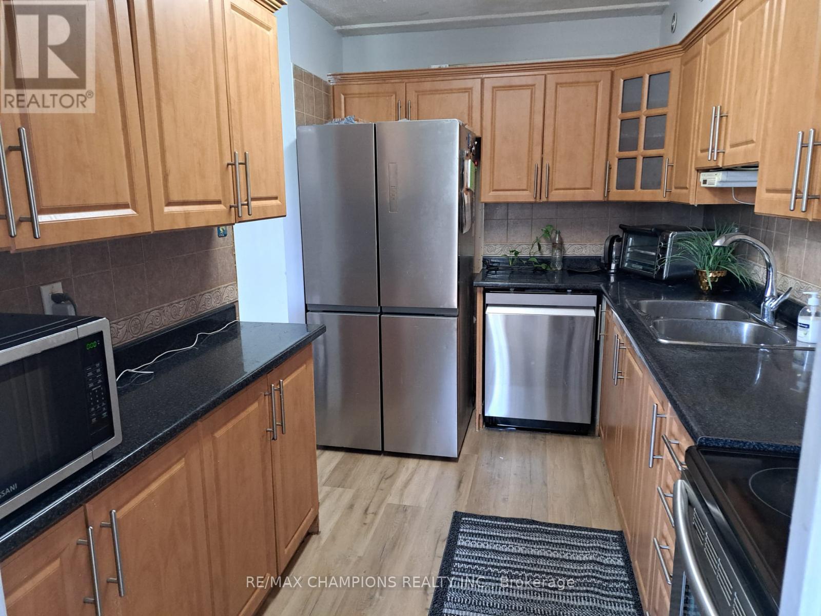 112 - 1050 Stainton Drive E, Mississauga, Ontario  L5C 2T7 - Photo 8 - W13523114