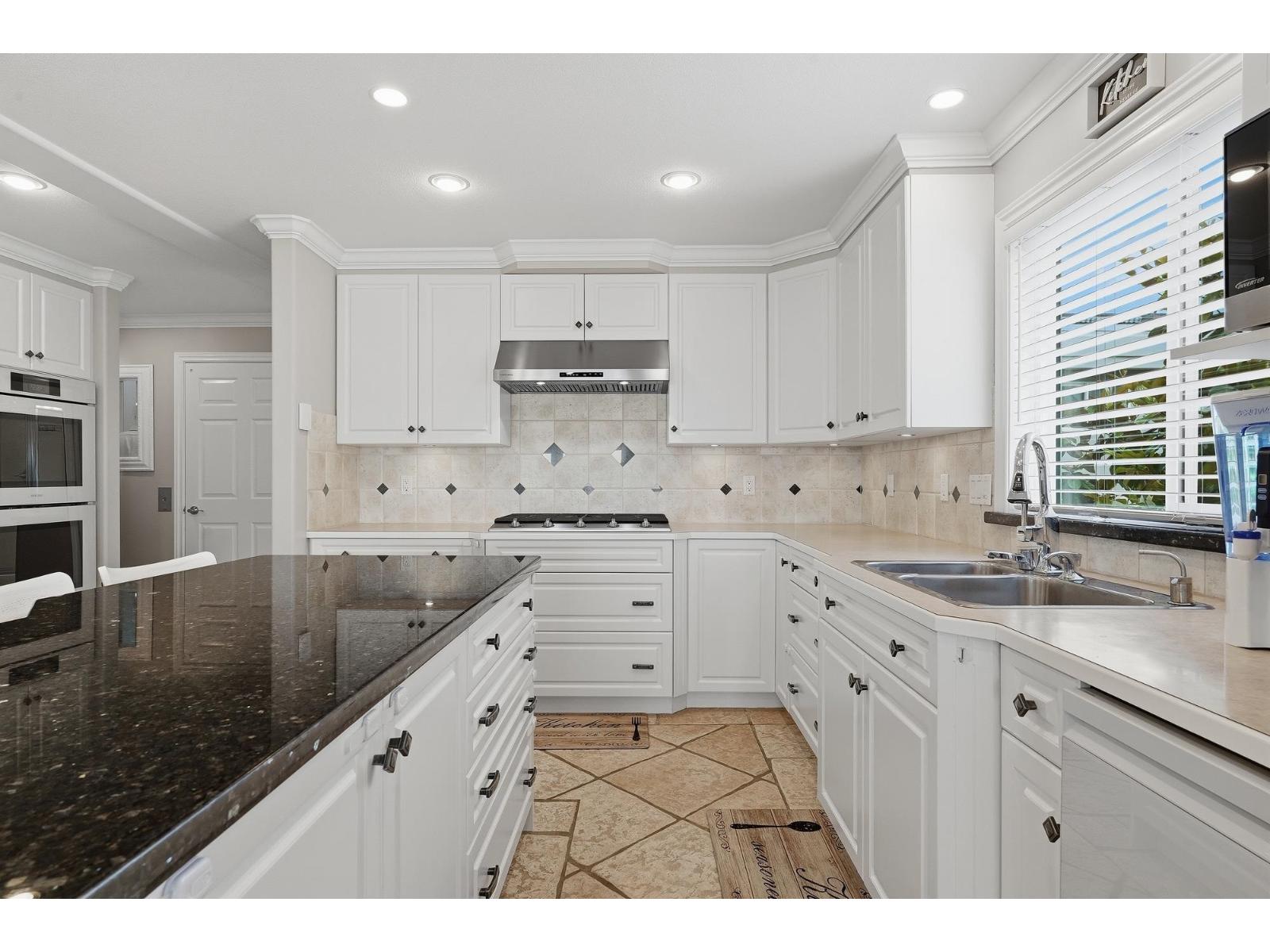 15477 Columbia Avenue, White Rock, British Columbia  V4B 1K3 - Photo 6 - R3141536