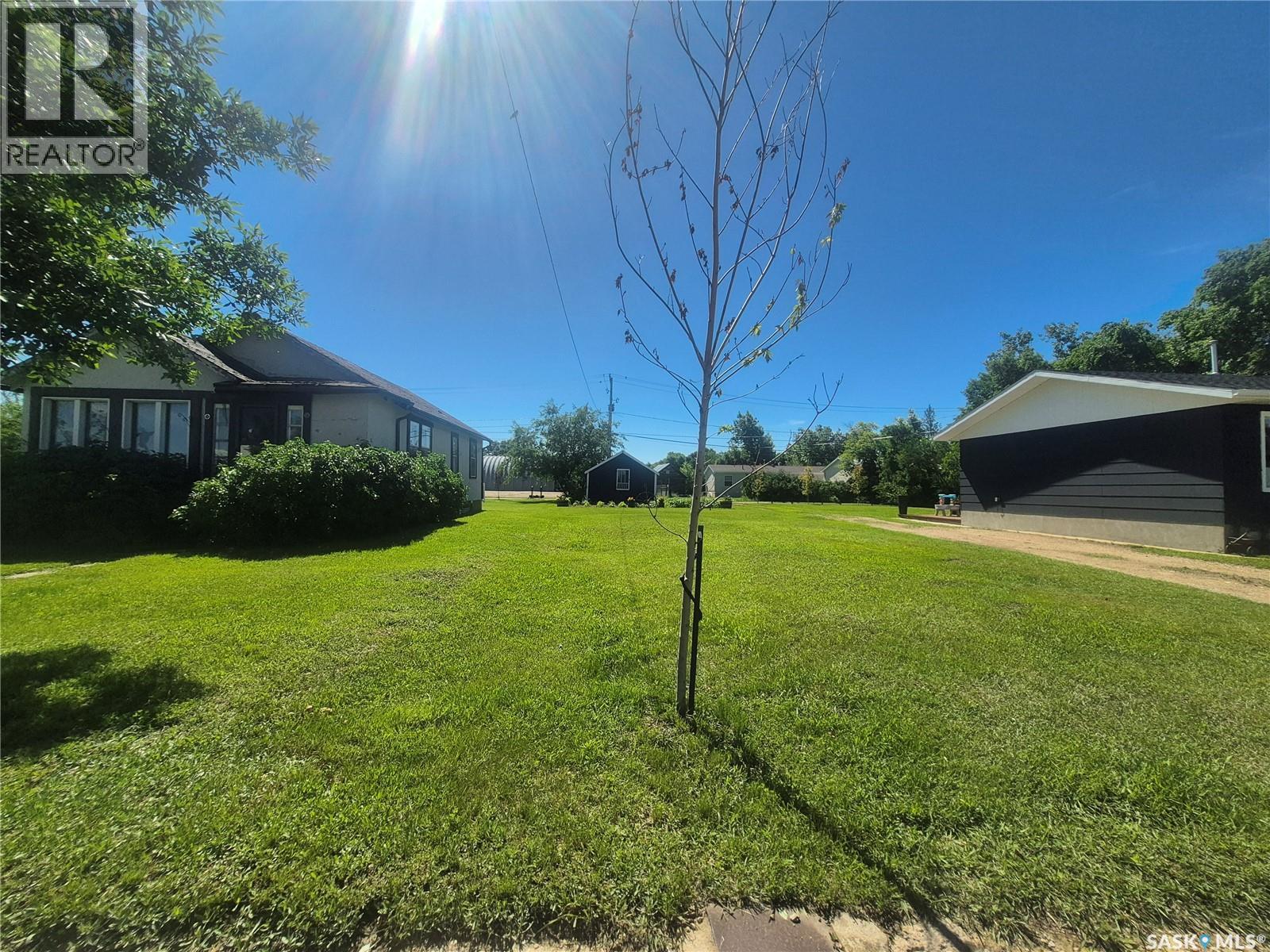205 & 211 Main Street, Ceylon, Saskatchewan  S0C 0T0 - Photo 3 - SK041503