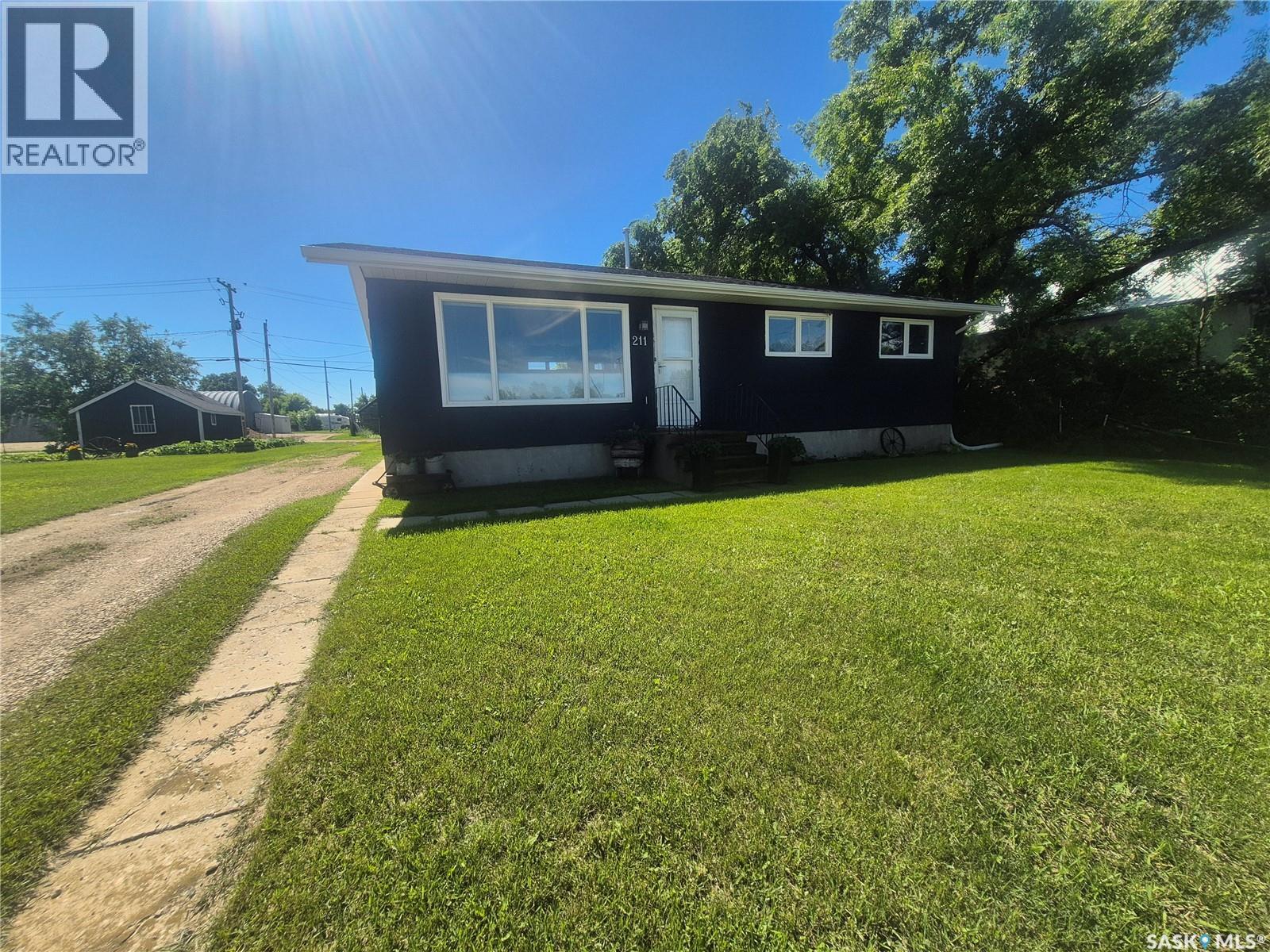 205 & 211 Main Street, Ceylon, Saskatchewan  S0C 0T0 - Photo 5 - SK041503