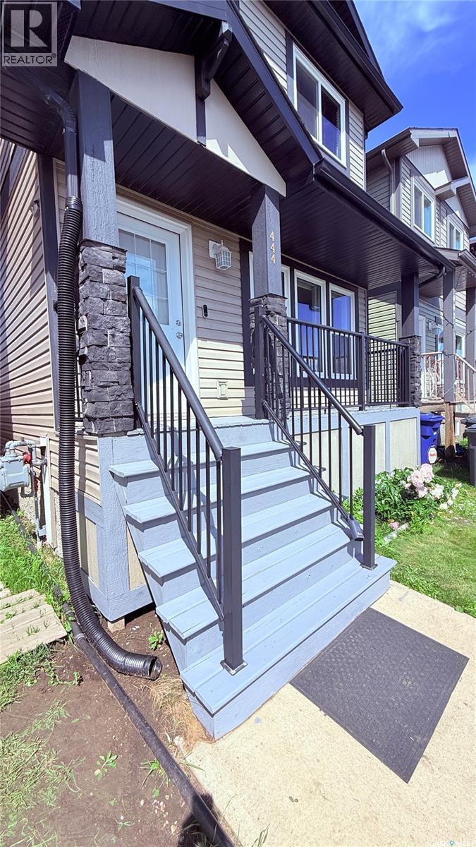 444 Coad Manor, Saskatoon, Saskatchewan  S7R 0K2 - Photo 3 - SK039828