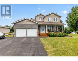 9 HERON DRIVE, Laurentian Valley, Ontario