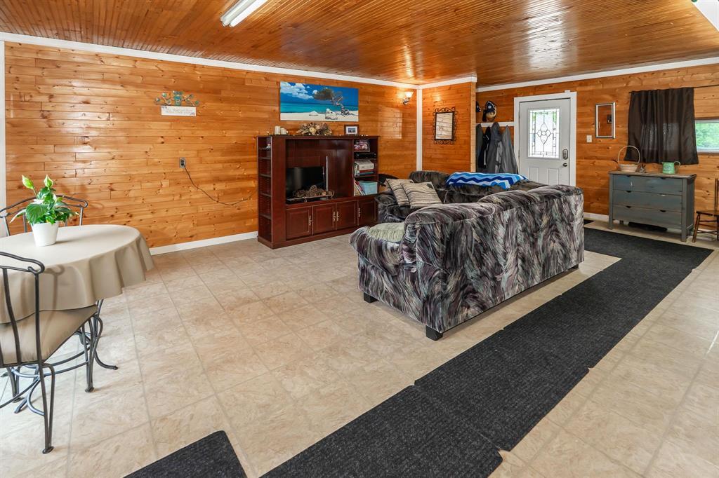 22010 405 Highway, Ile Des Chenes, Manitoba  R0A 0T4 - Photo 7 - 202615614
