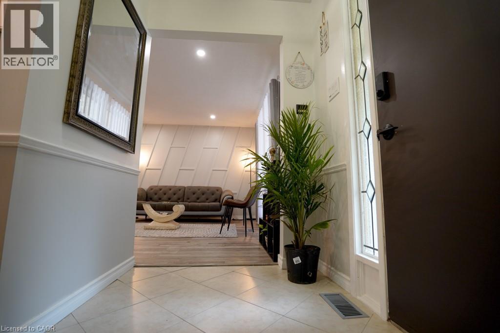 147 Muriel Crescent, London, Ontario  N6E 2K4 - Photo 4 - 40845232