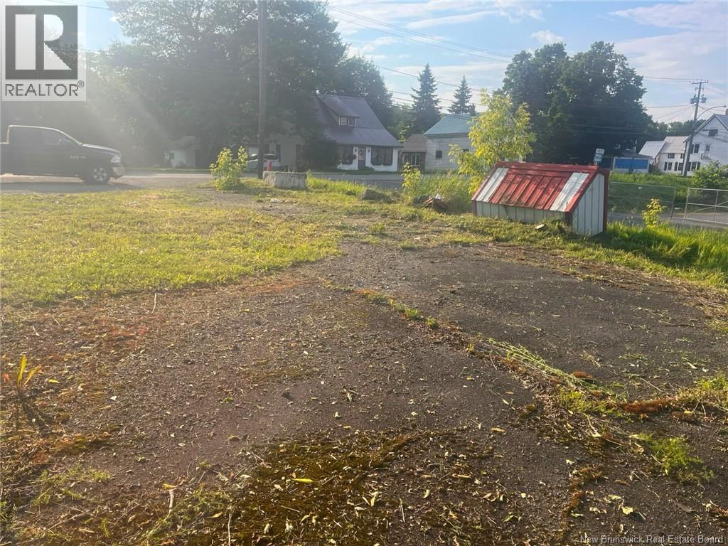 430 Main Street, Woodstock, New Brunswick  E7M 2C1 - Photo 11 - NB140707